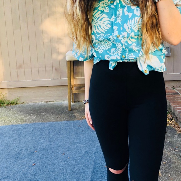 NEW Butter Soft black distressed leggings knee - Picture 2 of 2